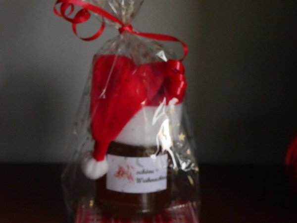 Marmeladenglas 150g mit Weihnachtsmütze und Grüße verpackt